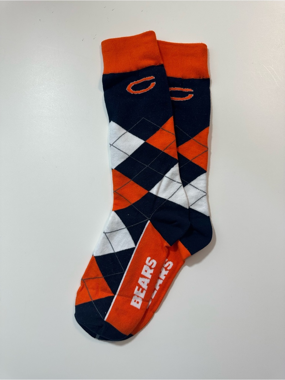 NFL CHICAGO BEARS NAVY AND ORANGE ARGYLE SOCKS